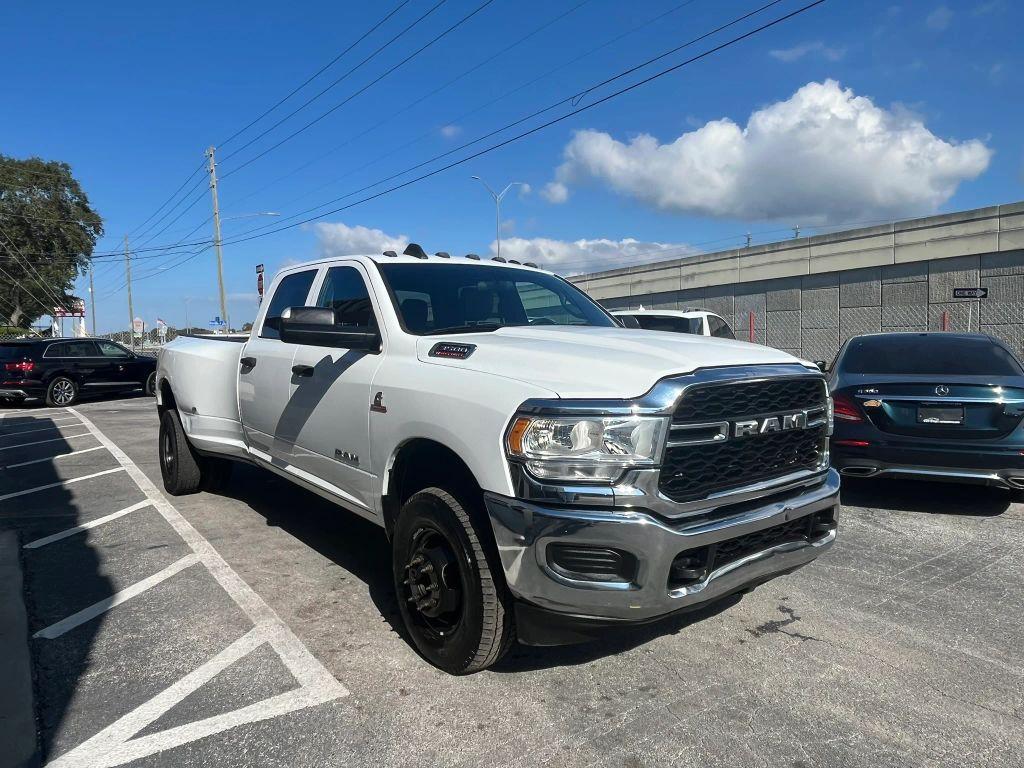 Ram 3500 Crew Cab - Thumbnail 9