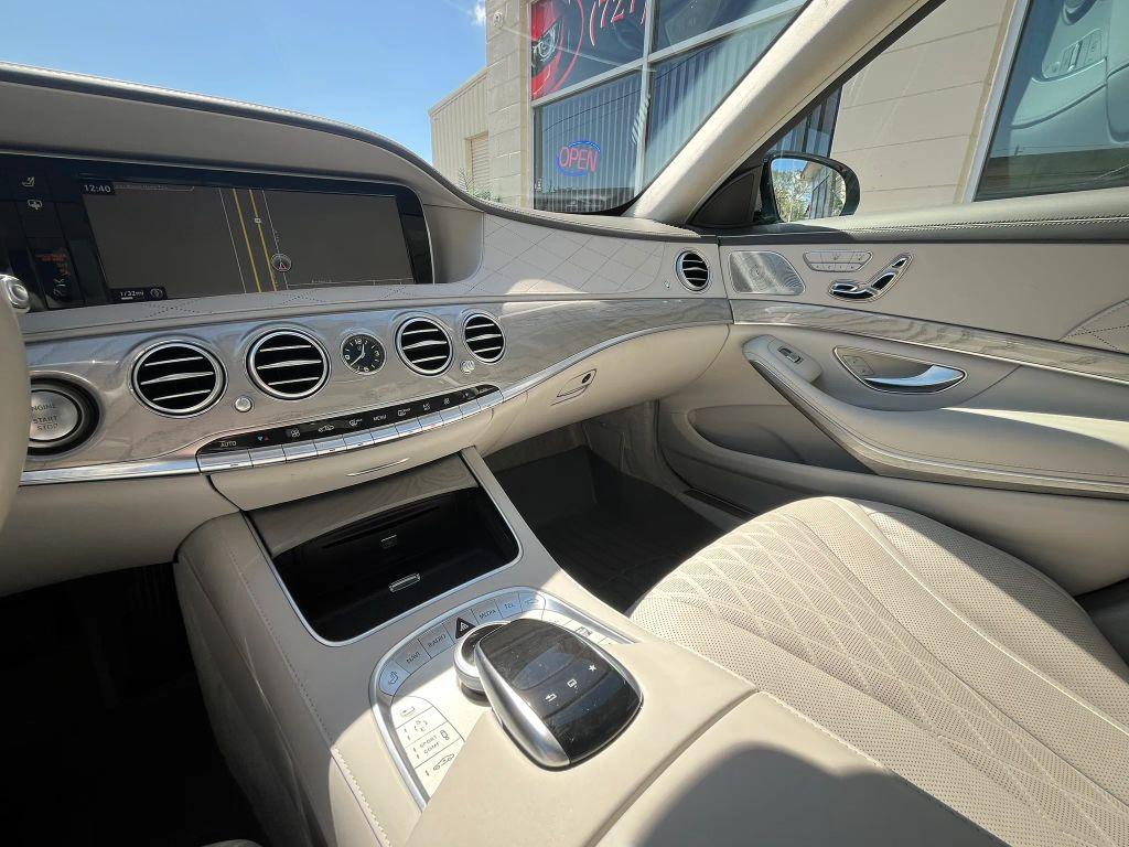 Mercedes-Benz S-Class - Thumbnail 19