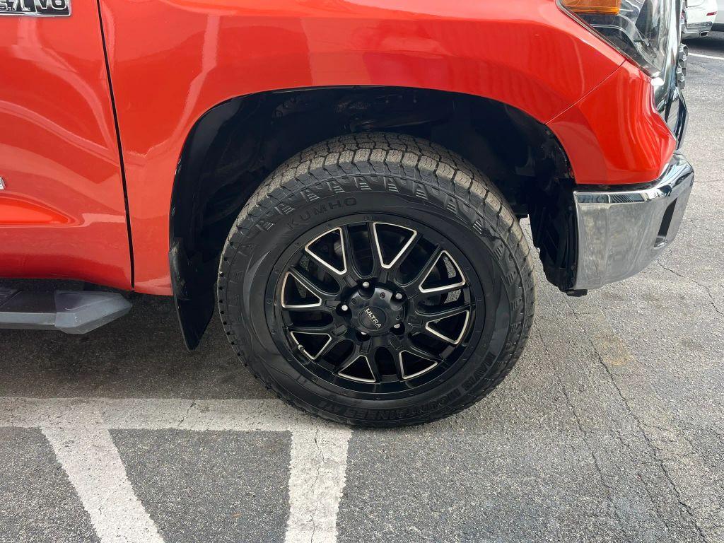 Toyota Tundra Double Cab - Thumbnail 2