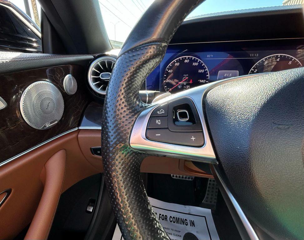 Mercedes-Benz E-Class - Thumbnail 17