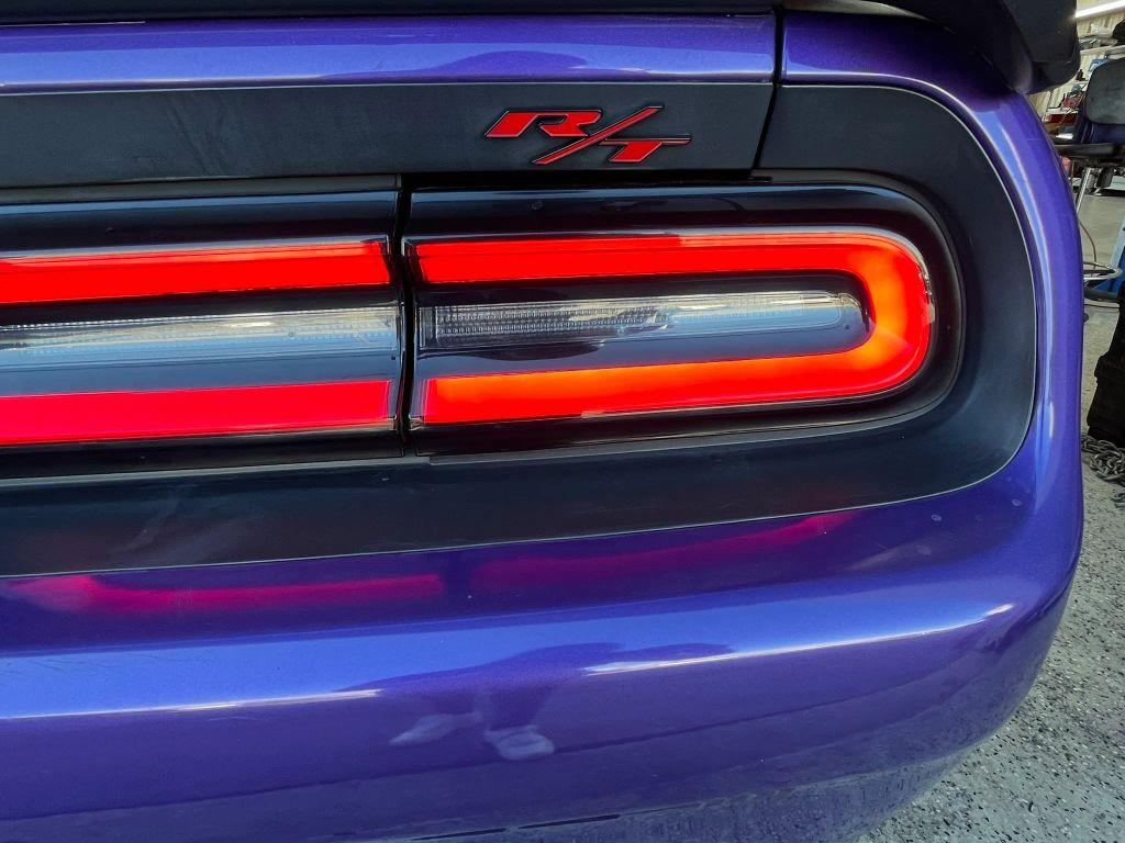 Dodge Challenger - Thumbnail 2