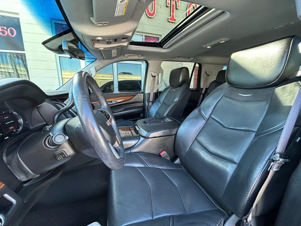 Cadillac Escalade - Thumbnail 14