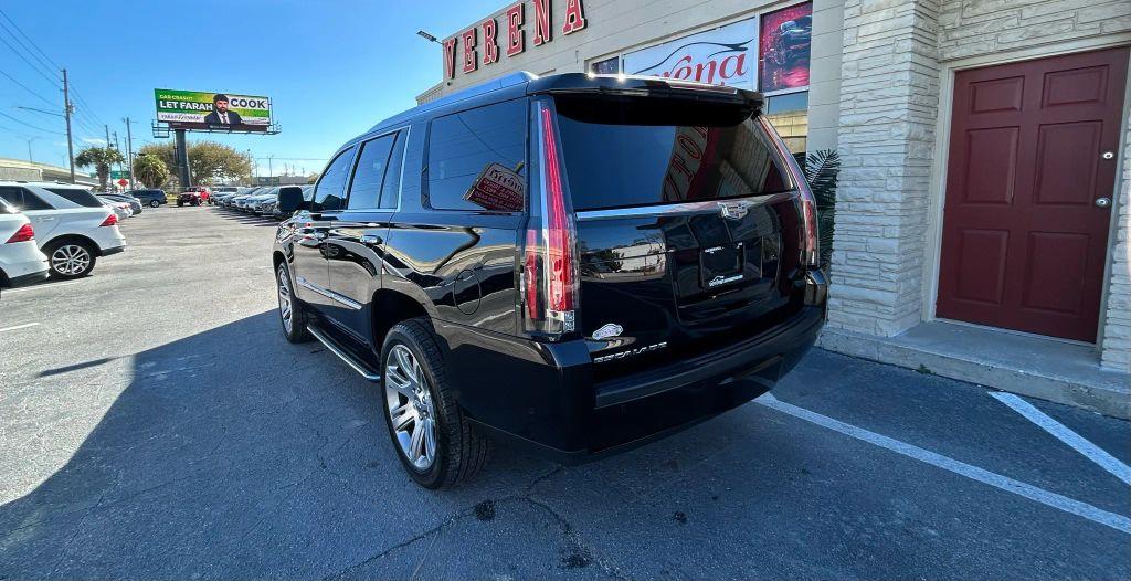 Cadillac Escalade - Thumbnail 6