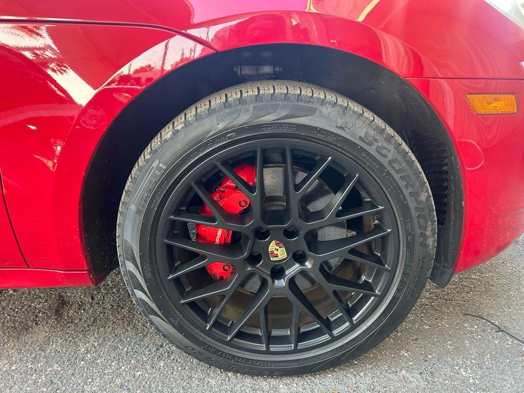 Porsche Macan - Thumbnail 2