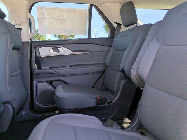 Ford Explorer Active - Thumbnail 16