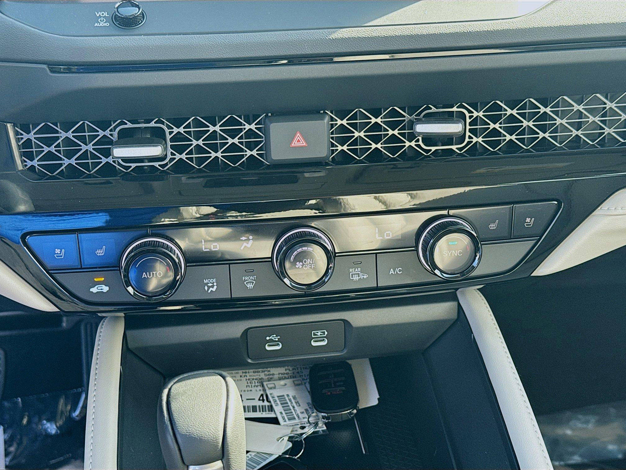 Honda Accord Hybrid Touring Fwd - Thumbnail 16