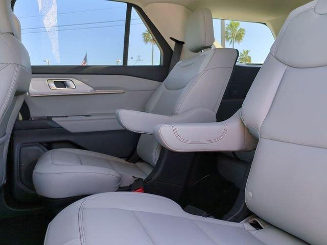 Ford Explorer Active - Thumbnail 16