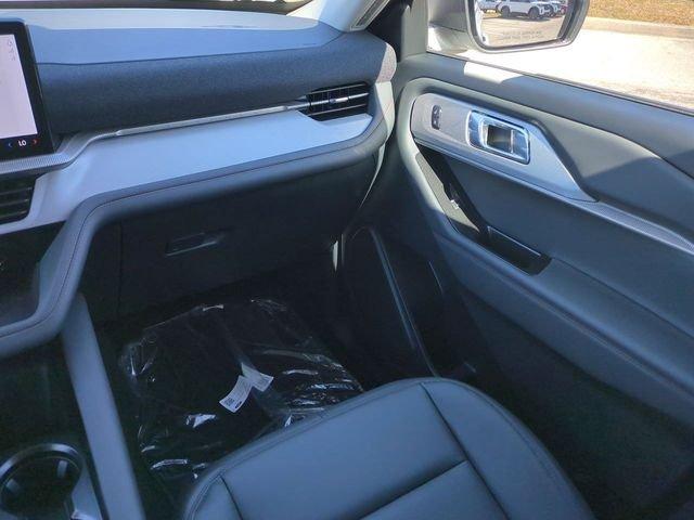 Ford Explorer Active - Thumbnail 19