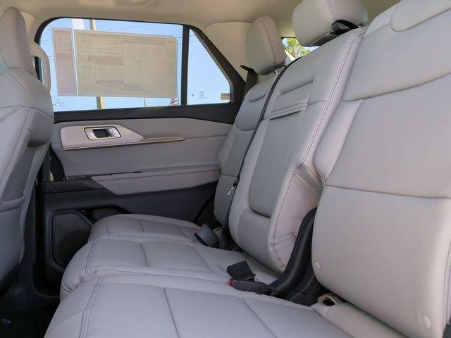 Ford Explorer Active - Thumbnail 16