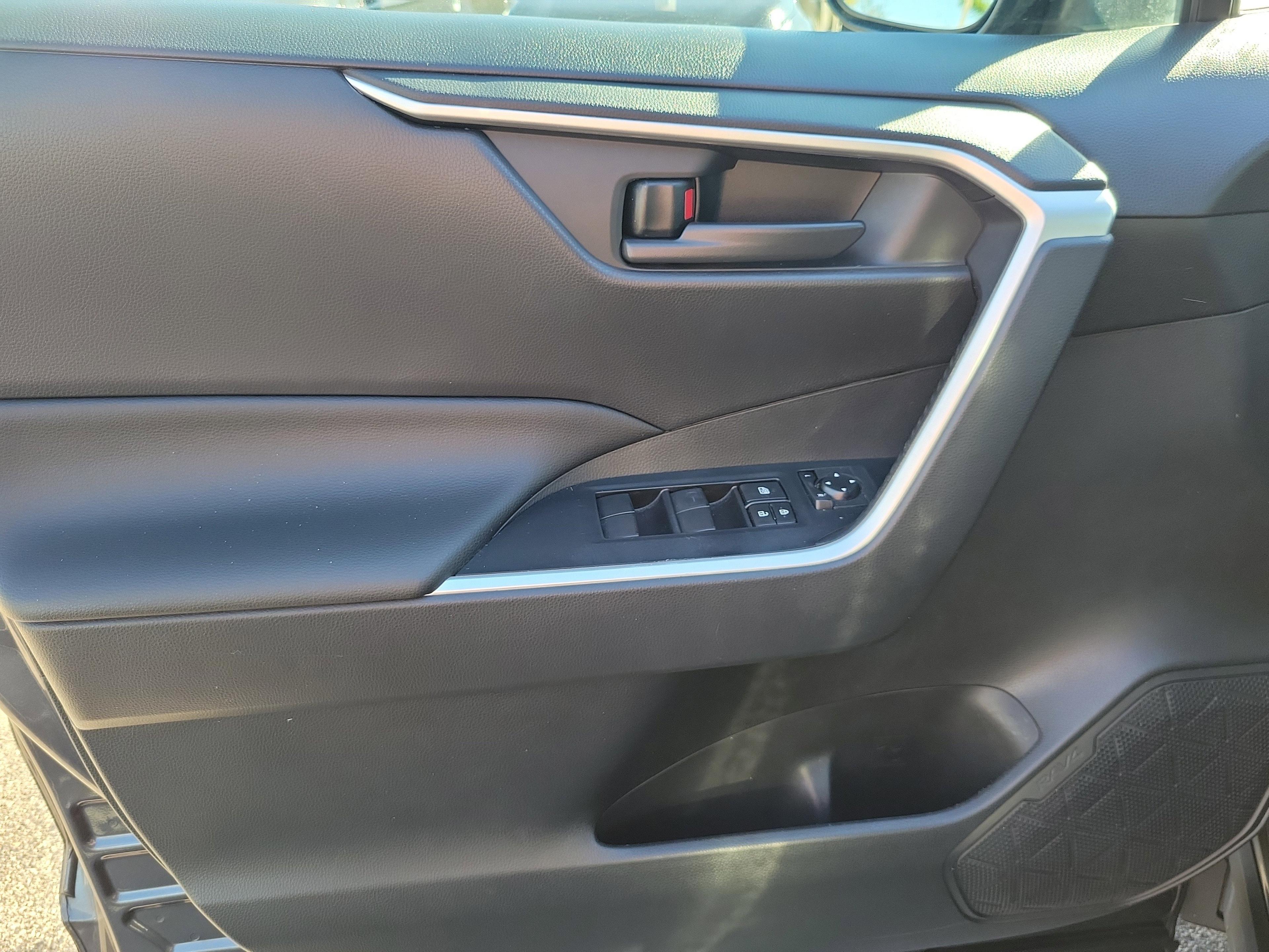 Toyota Rav4 Le Fwd - Thumbnail 12