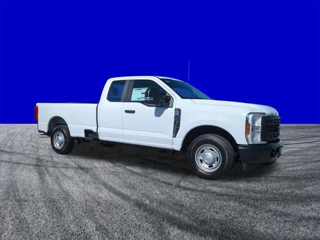 Ford Super Duty F-250® Xl - Thumbnail 3