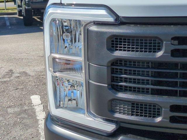 Ford Super Duty F-250® Xl - Thumbnail 11
