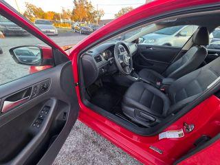 Volkswagen Jetta - Thumbnail 18