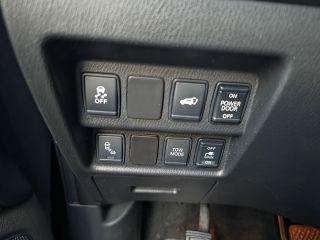 Nissan Pathfinder - Thumbnail 5
