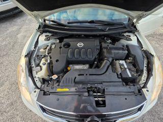 Nissan Altima - Thumbnail 4