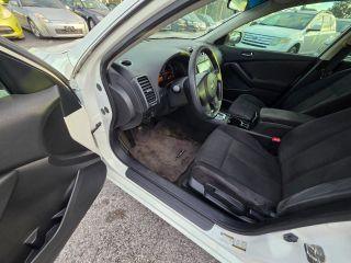 Nissan Altima - Thumbnail 18