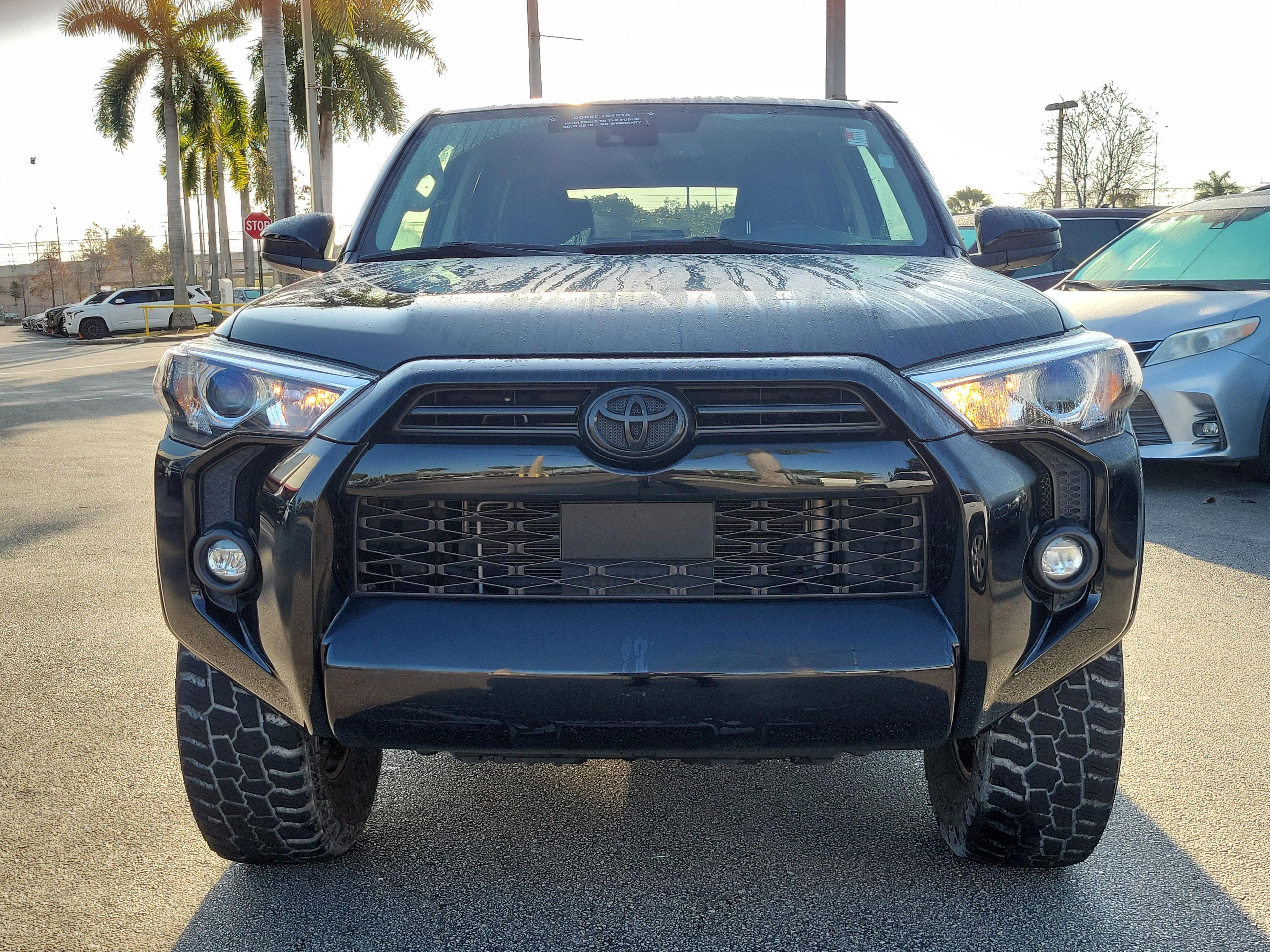 Toyota 4Runner Sr5 Rwd - Thumbnail 3