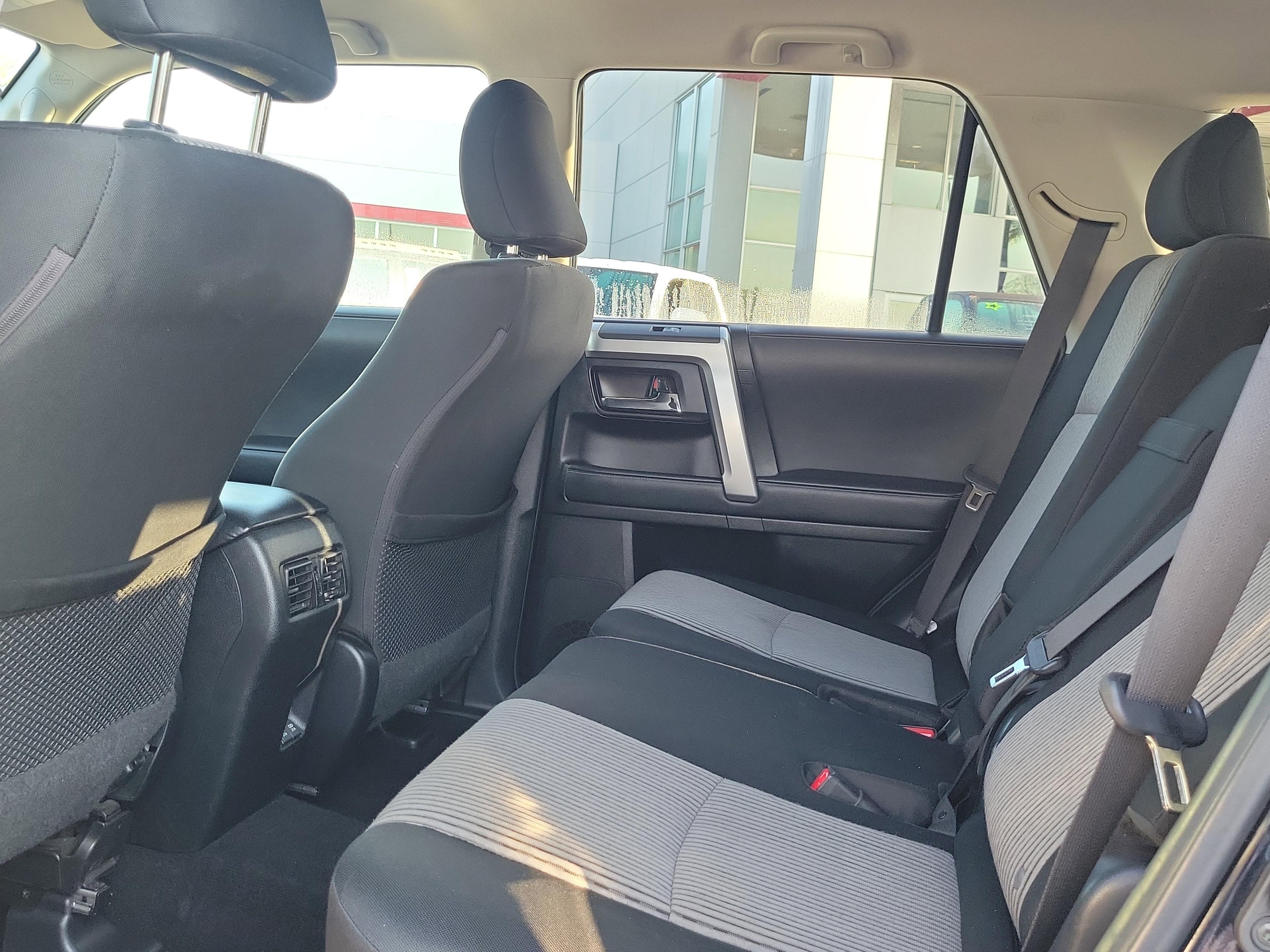 Toyota 4Runner Sr5 Rwd - Thumbnail 10