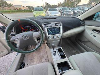 Toyota Camry - Thumbnail 16
