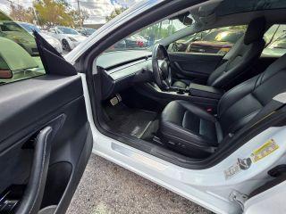 Tesla Model 3 - Thumbnail 17