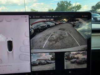 Tesla Model 3 - Thumbnail 5