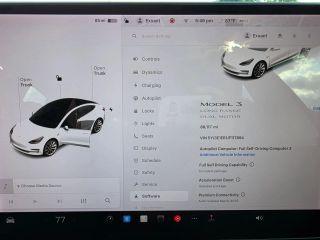 Tesla Model 3 - Thumbnail 4