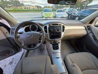 Toyota Highlander - Thumbnail 17