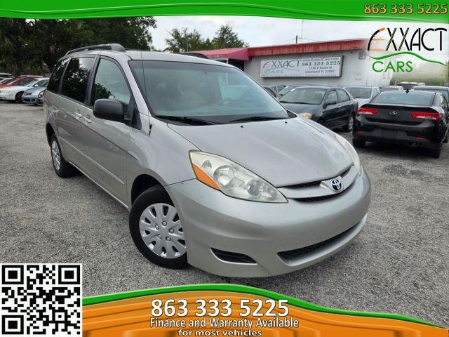 Toyota Sienna - View 1