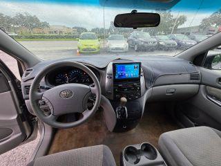 Toyota Sienna - Thumbnail 16