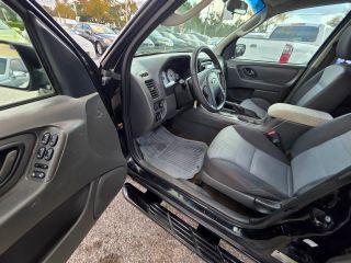 Ford Escape - Thumbnail 18