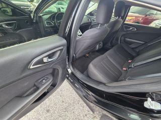 Chrysler 200 - Thumbnail 19