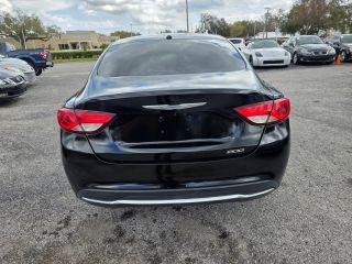 Chrysler 200 - Thumbnail 12