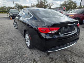 Chrysler 200 - Thumbnail 11