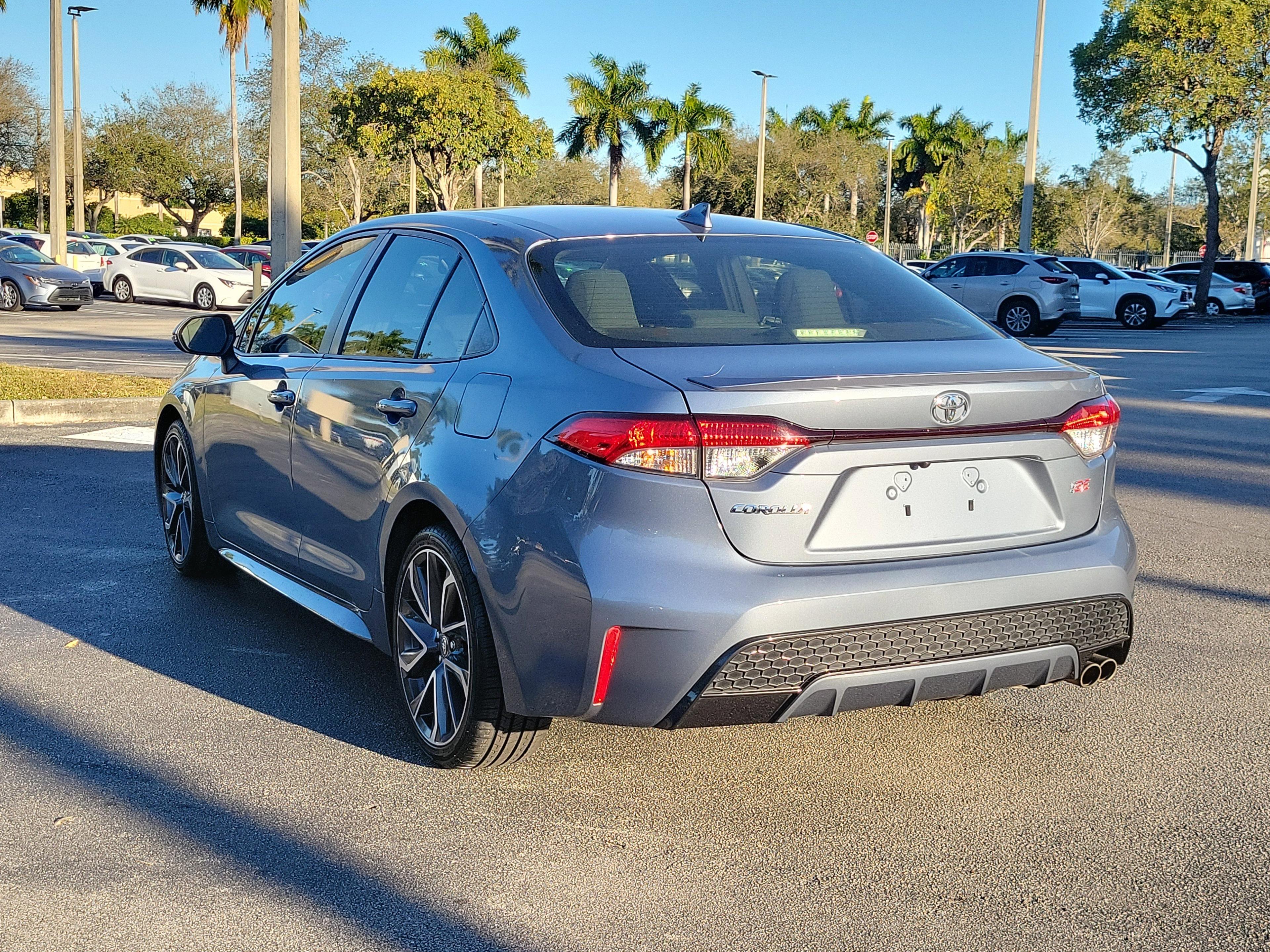 Toyota Corolla Se Fwd - Thumbnail 8