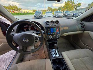 Nissan Altima - Thumbnail 16