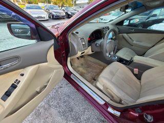 Nissan Altima - Thumbnail 18