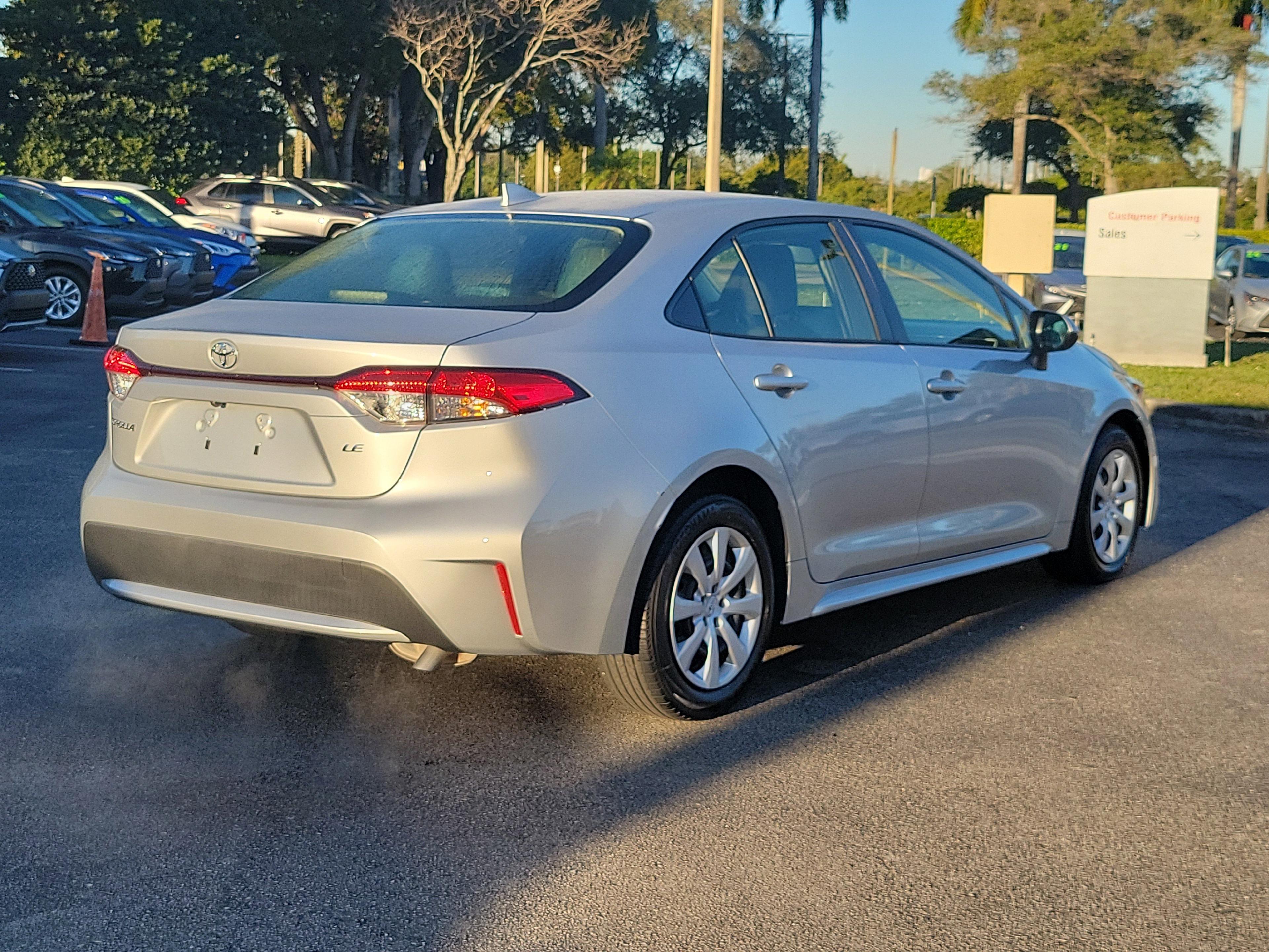 Toyota Corolla Le Fwd - Thumbnail 6