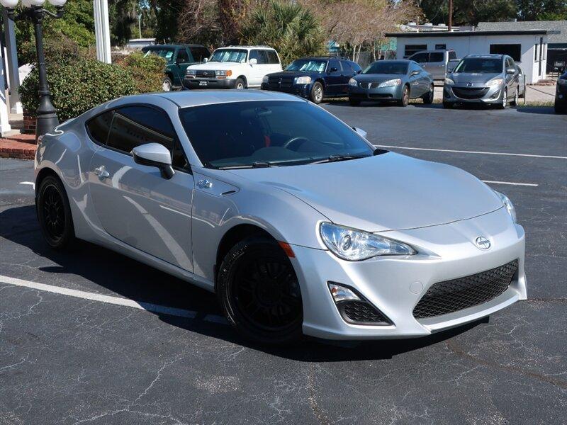Scion FR-S - Thumbnail 3