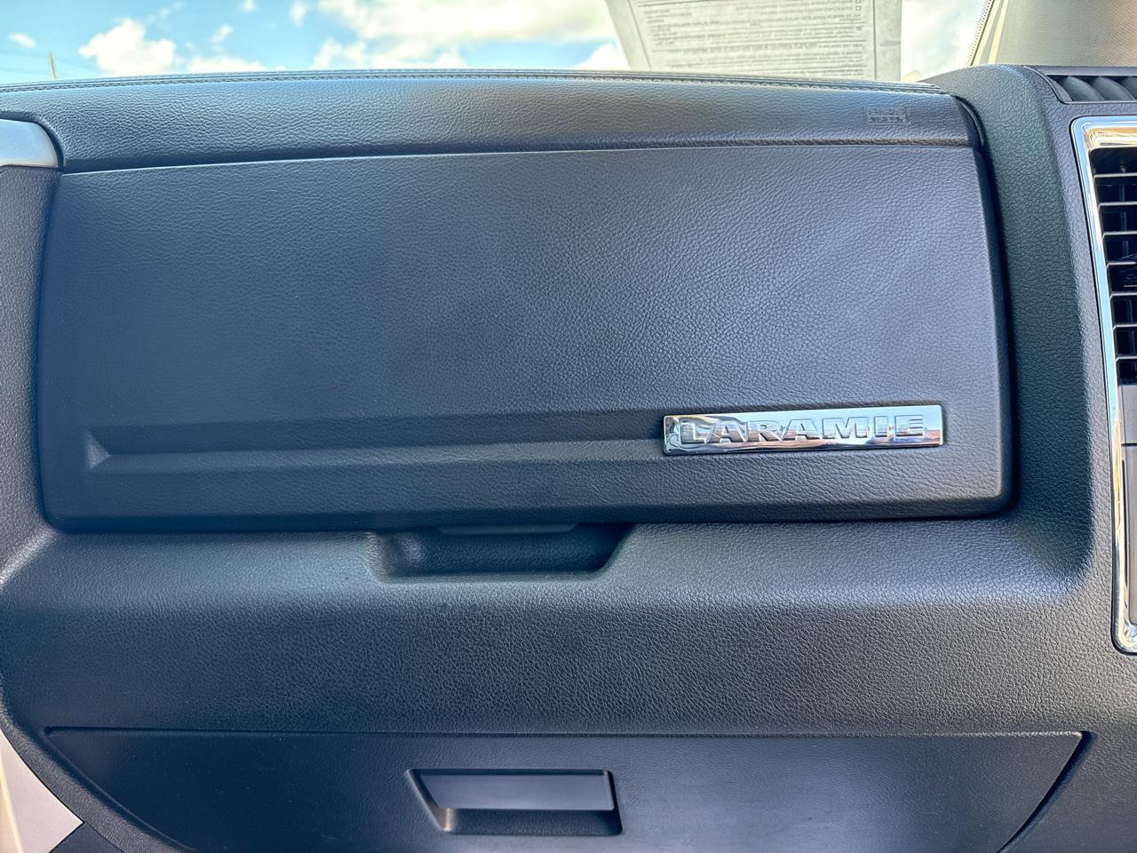 Ram 2500Laramie 4X4 Mega Cab 6'4" Box - Thumbnail 13