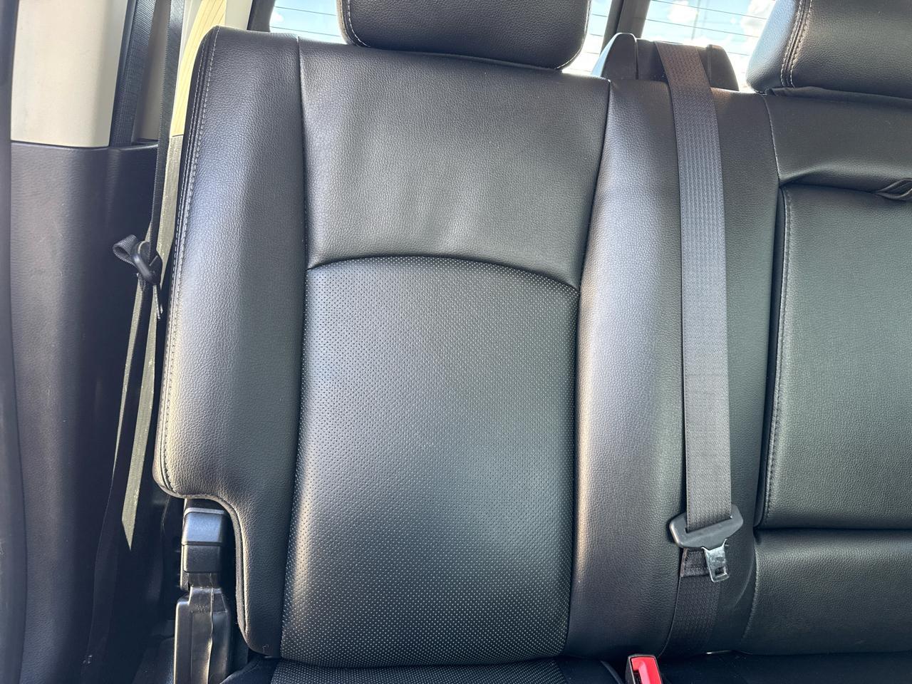 Ram 2500Laramie 4X4 Mega Cab 6'4" Box - Thumbnail 16