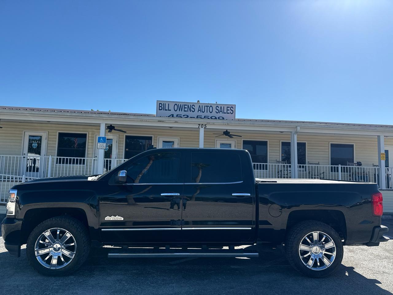 Chevrolet Silverado 15004Wd Crew Cab 143.5" High Country - Thumbnail 2