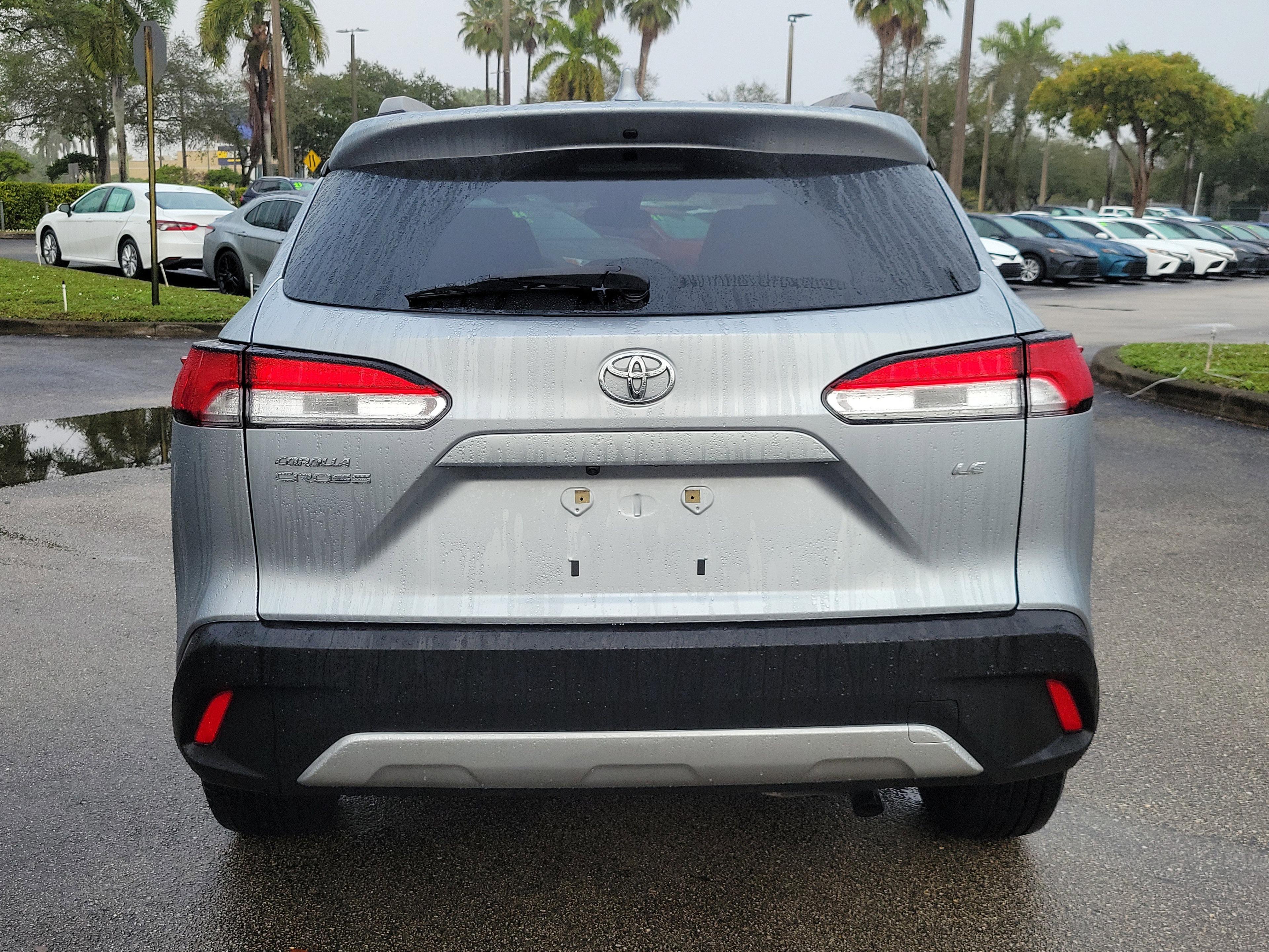 Toyota Corolla Cross Le Fwd - Thumbnail 6