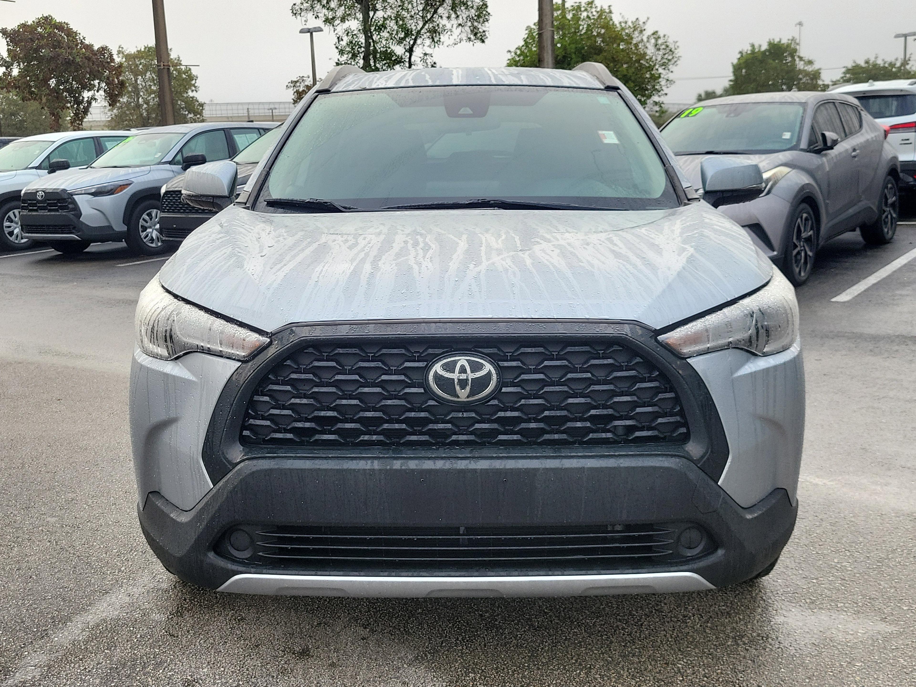 Toyota Corolla Cross Le Fwd - Thumbnail 3