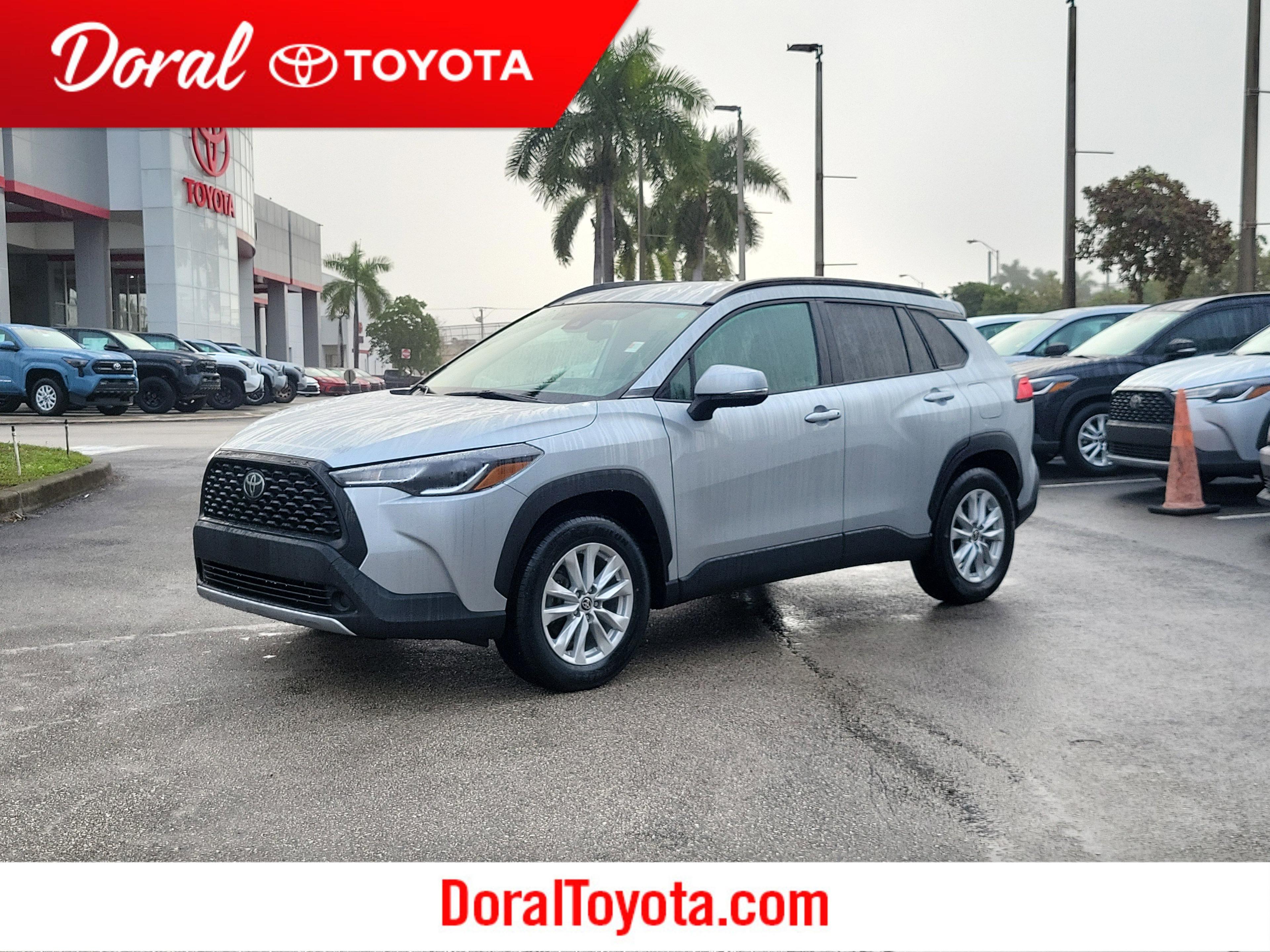 Toyota Corolla Cross Le Fwd - Thumbnail 2