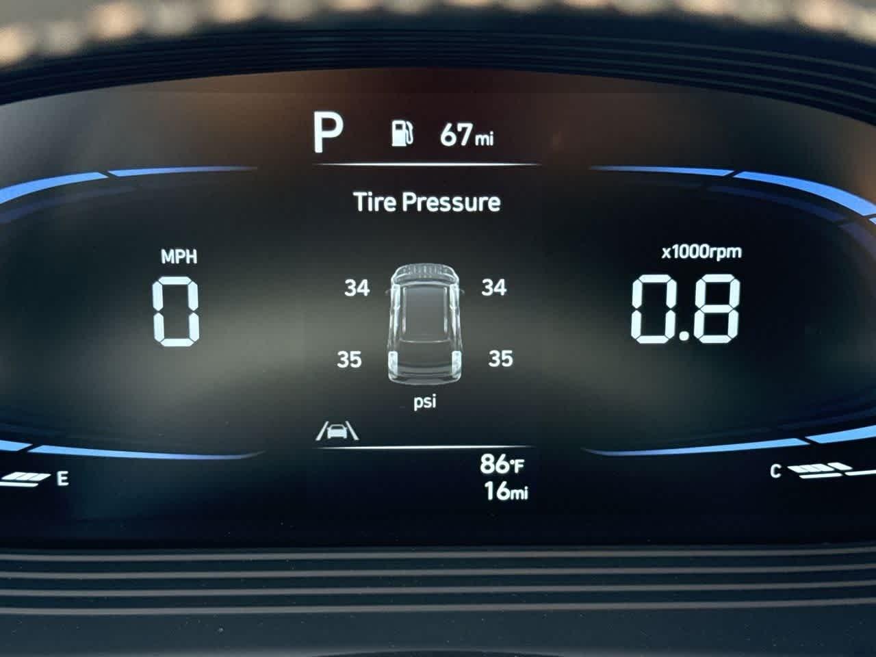 Hyundai Venue Sel W/Two-Tone Roof Fwd Sport Utility - Thumbnail 16