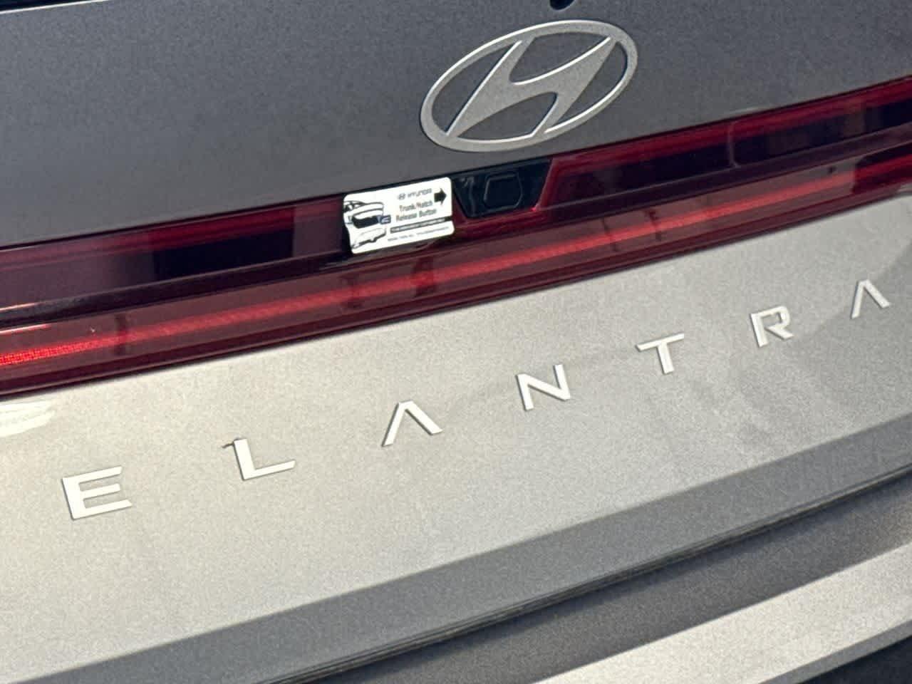 Hyundai Elantra Sel Sport Premium Fwd 4Dr Car - Thumbnail 10