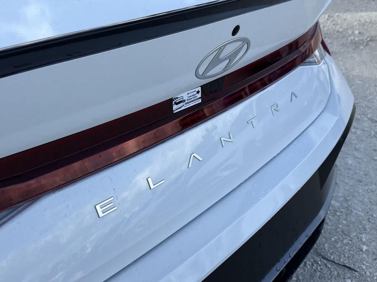 Hyundai Elantra Sel Sport Premium Fwd 4Dr Car - Thumbnail 10