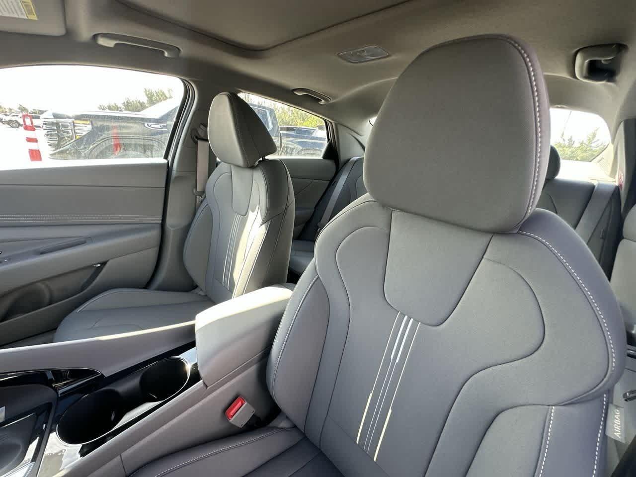 Hyundai Elantra Sel Sport Premium Fwd 4Dr Car - Thumbnail 14