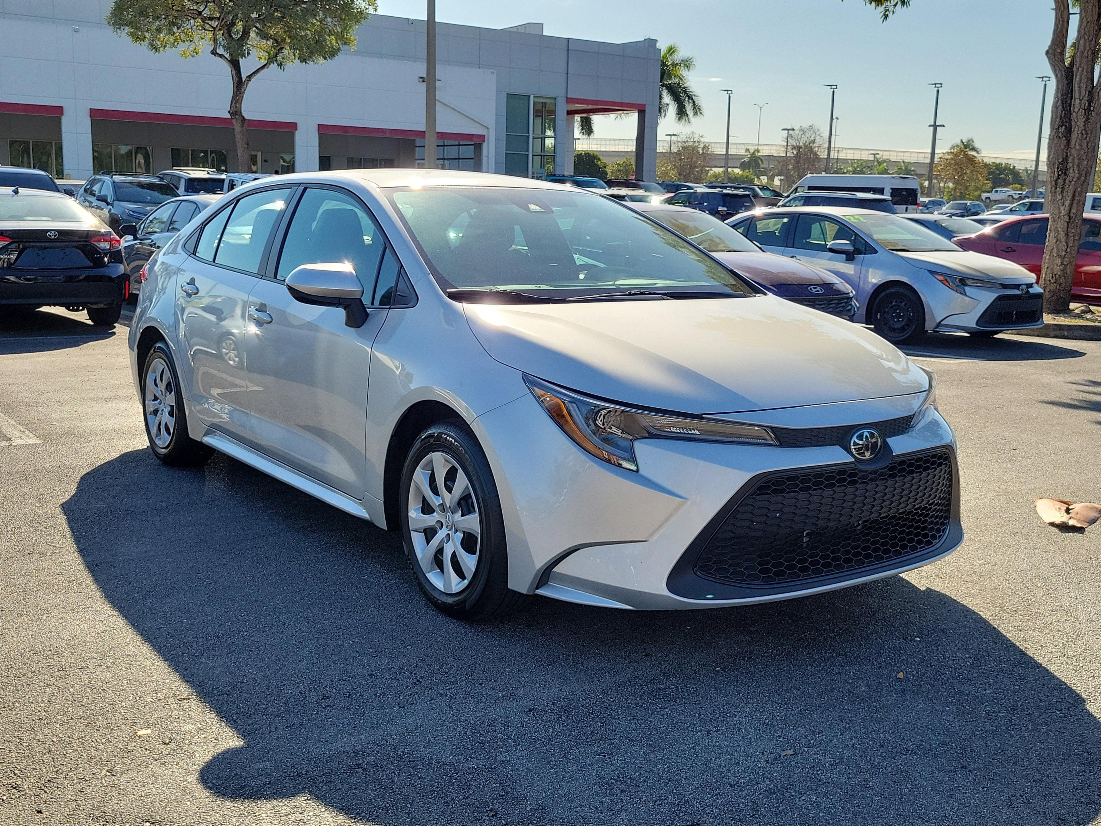 Toyota Corolla Le Fwd - Thumbnail 4