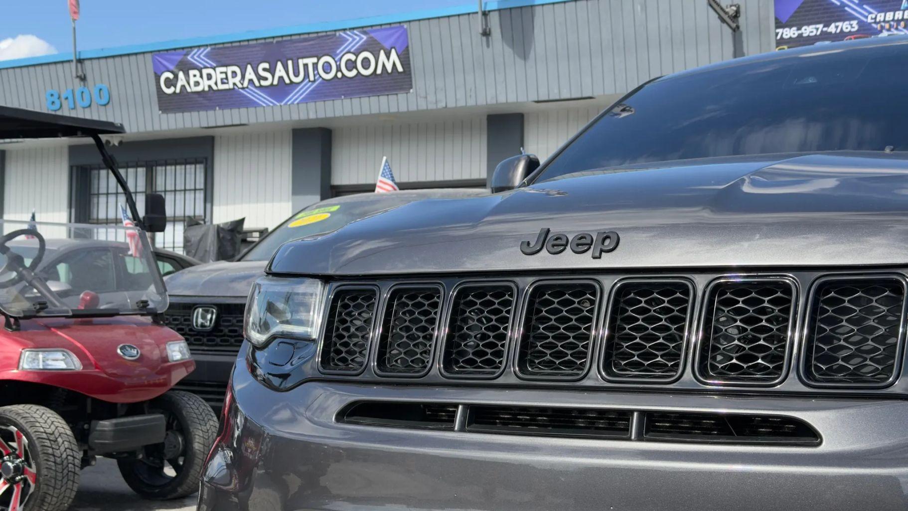 Jeep Grand Cherokee - Thumbnail 15
